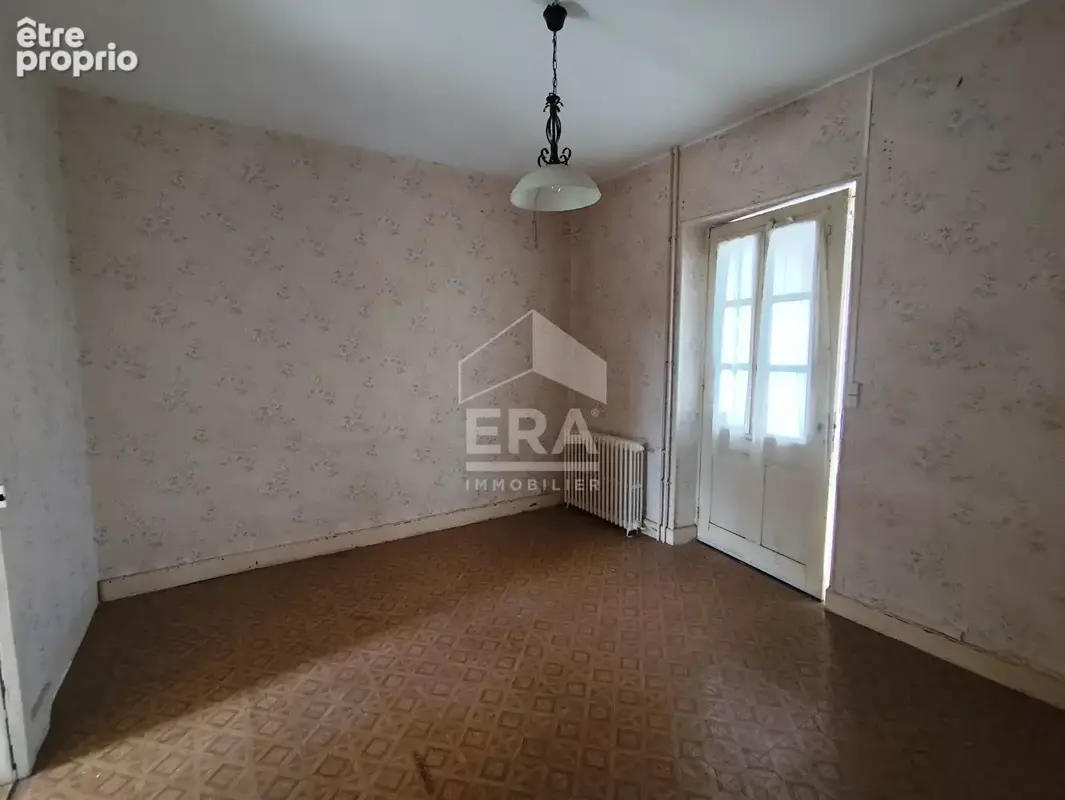 Maison 143 m² à Roumazieres-Loubert  - photo 6