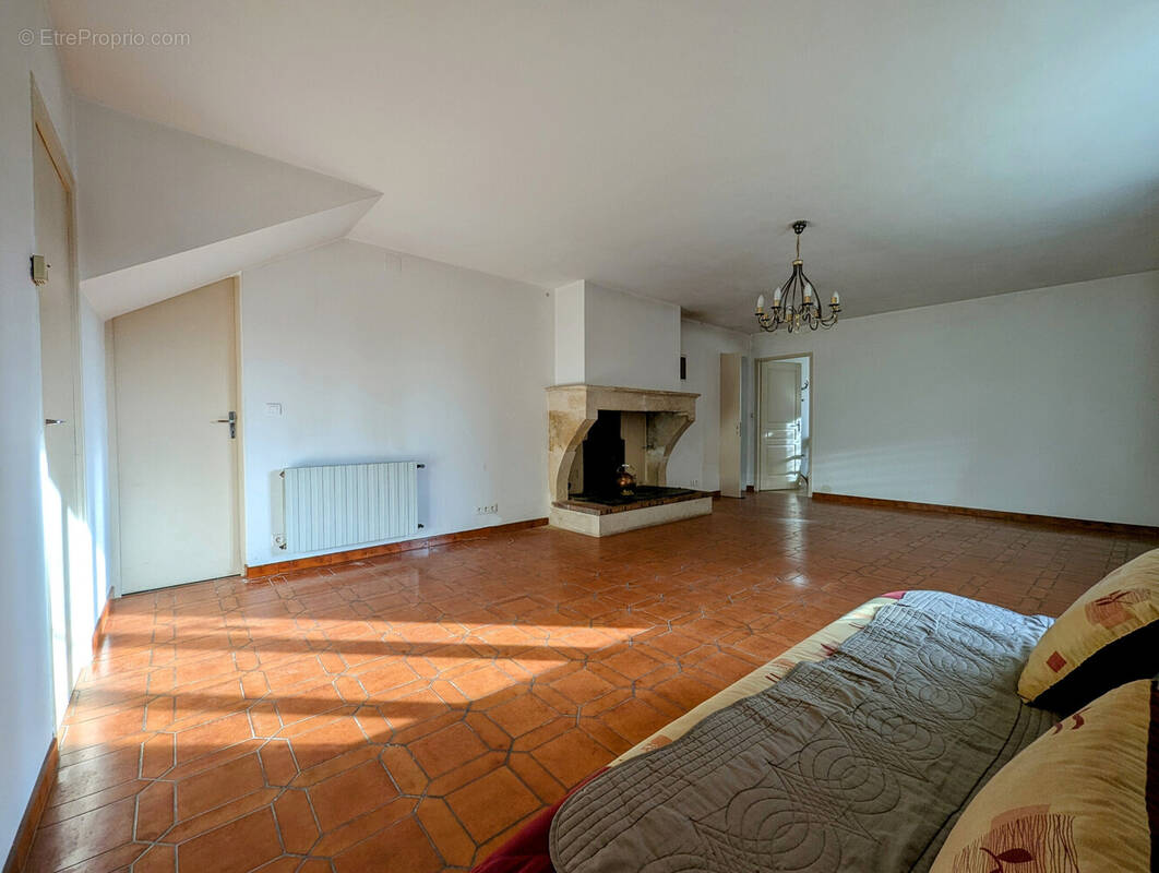 Salon - Maison à MONGAUZY