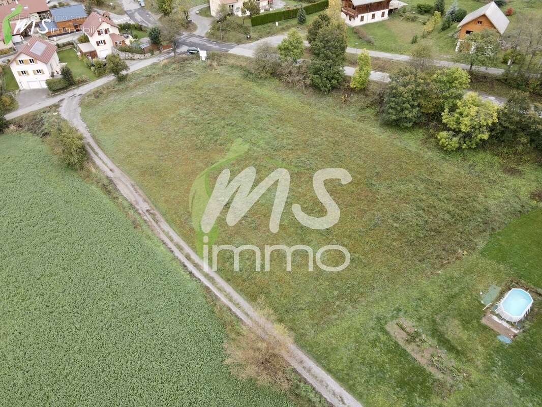 Terrain à LA BEAUME