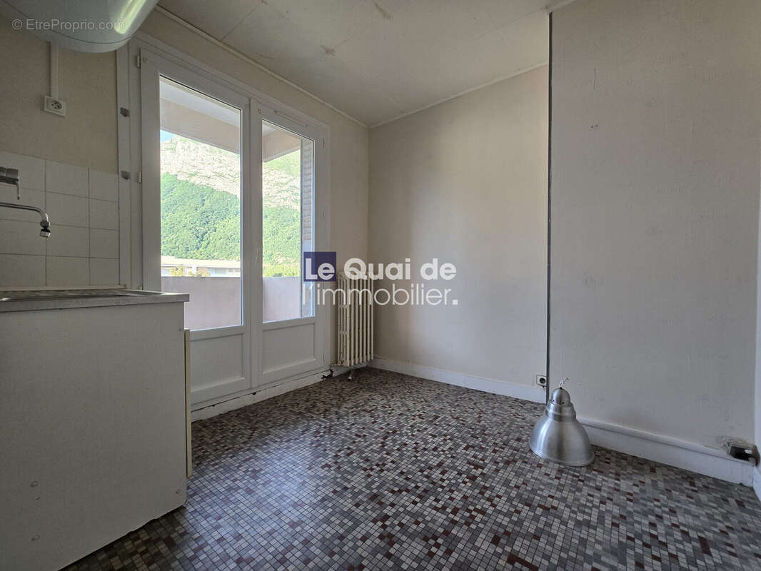 Appartement à SAINT-EGREVE