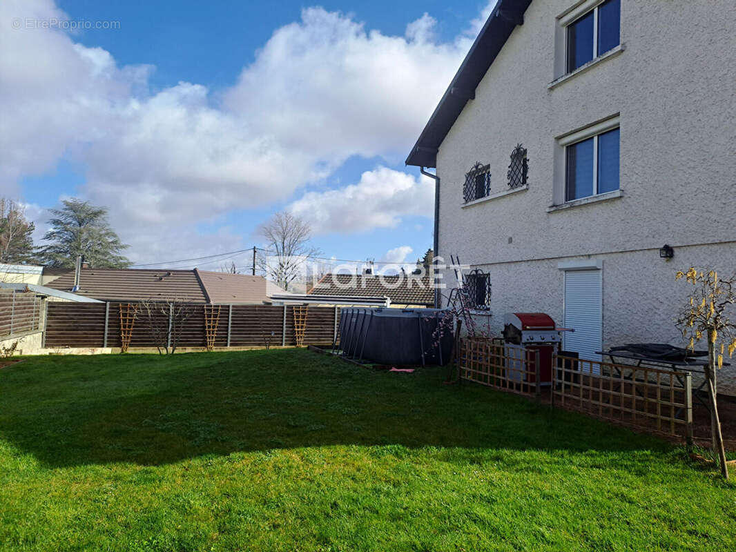 Maison à MONTFERRAND-LE-CHATEAU