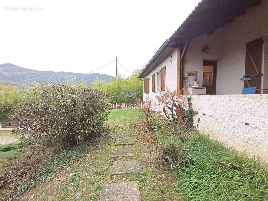 Maison à SAINT-JUST-DE-CLAIX