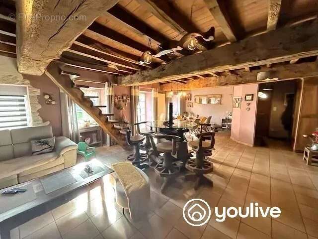 Maison à COMMEQUIERS