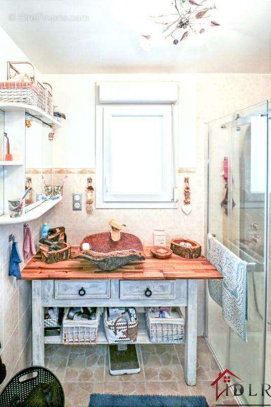 Maison à GRANGES-SUR-VOLOGNE