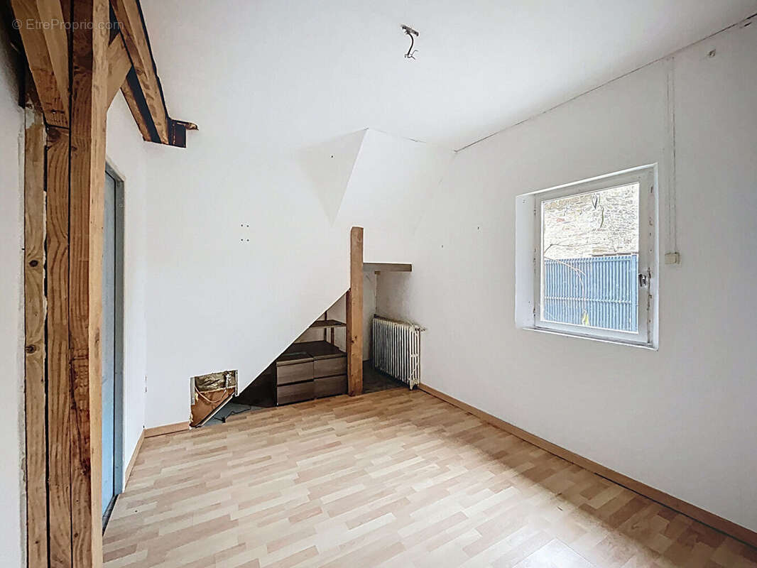 Maison à MAGNAC-BOURG