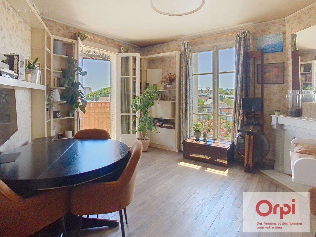 Appartement à ISSY-LES-MOULINEAUX