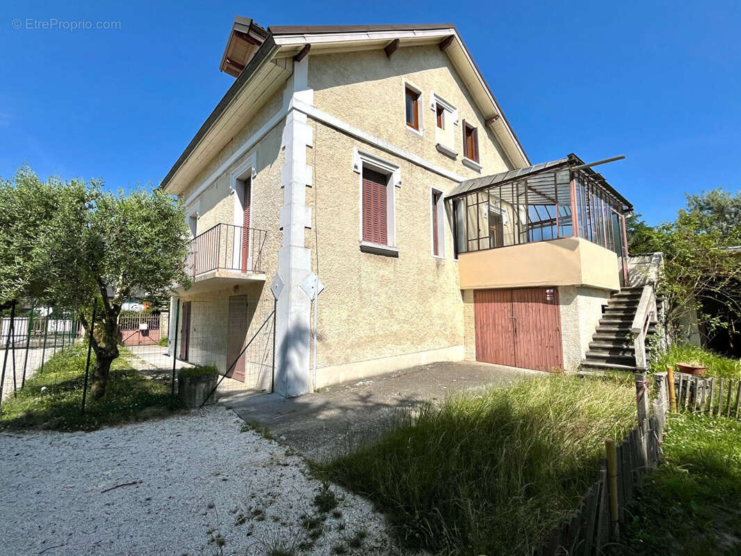 Appartement à AIX-LES-BAINS