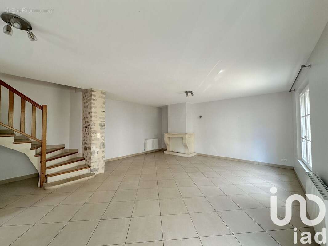 Photo 2 - Maison à THIERS-SUR-THEVE