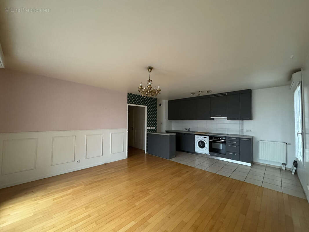 Appartement à AUBERVILLIERS