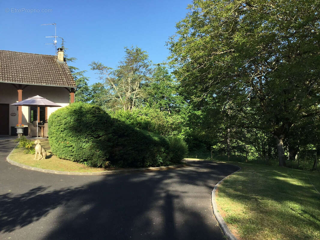 Maison à OBJAT