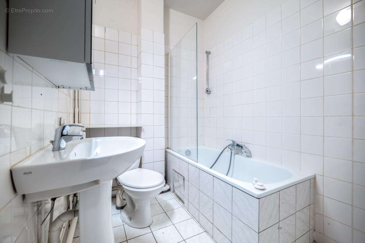 Appartement à PARIS-17E