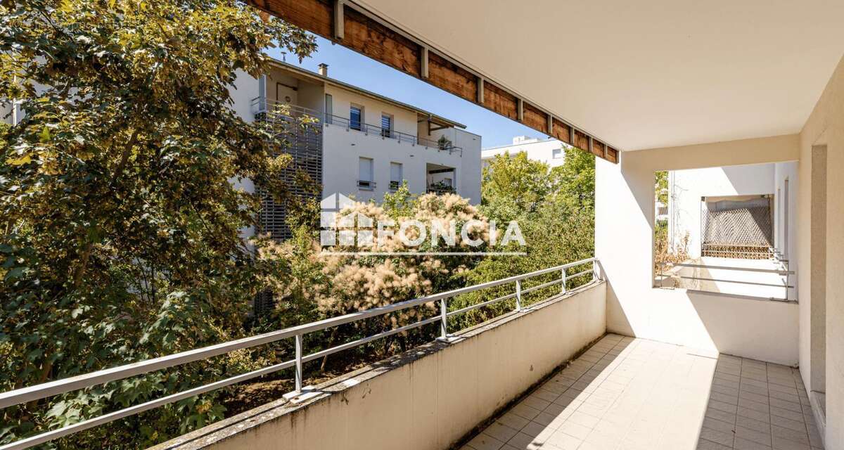  EXCLUSIVITÉ – Bel Appartement T2 de 52 m² avec Grand Extérieur Privatif – Meylan (38240) - photo 2