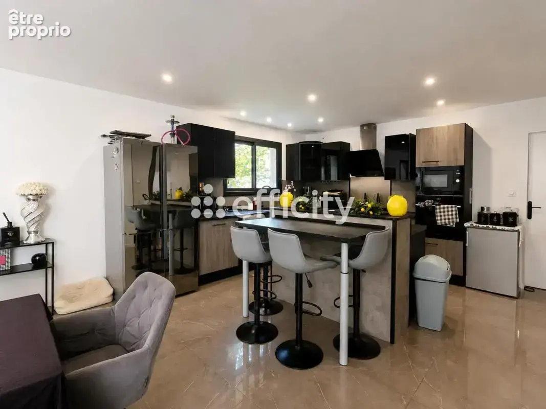 Maison 107 m² à Beruges  - photo 4