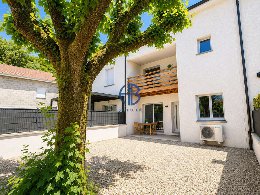 Maison à LA TOUR-DU-PIN