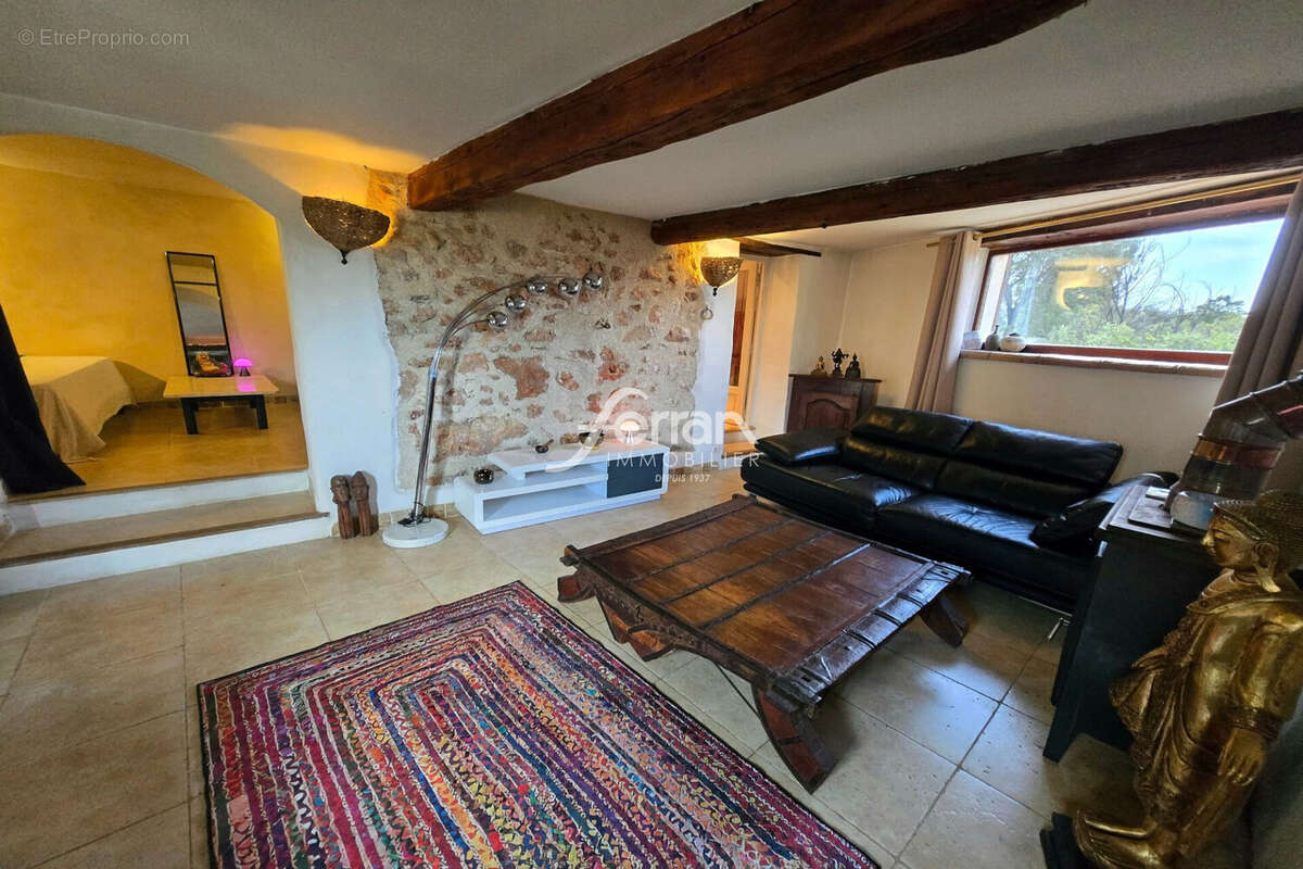 Maison à AUPS