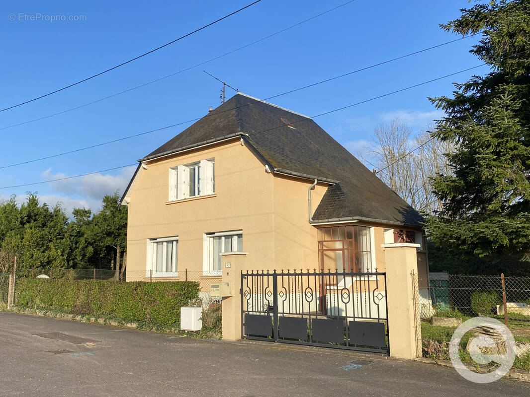 Maison à AVALLON