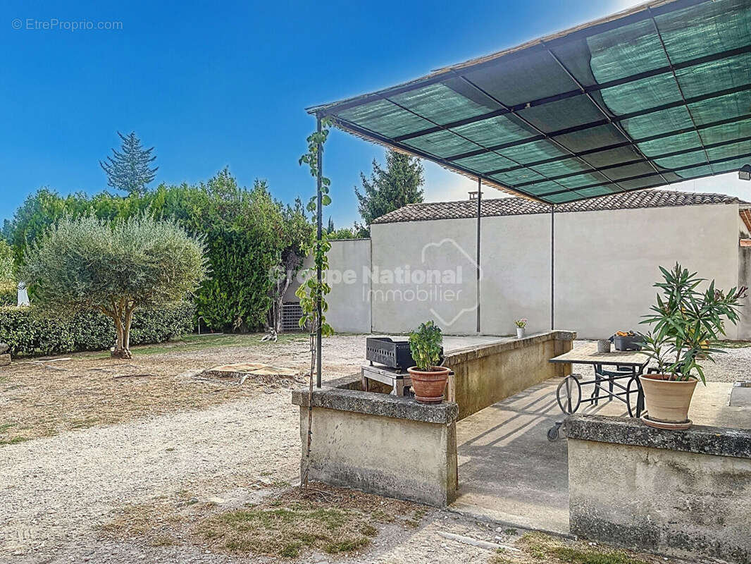 Mas Saint Remy De Provence 6 pièces 176 m2 sur terrain 730 m2 - photo 3