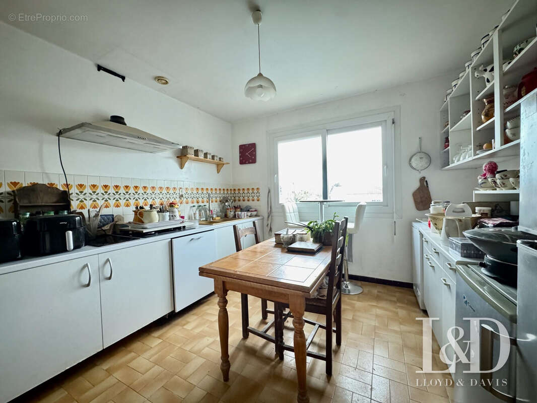 Cuisine meublée et équipée - Maison à ROMANS-SUR-ISERE