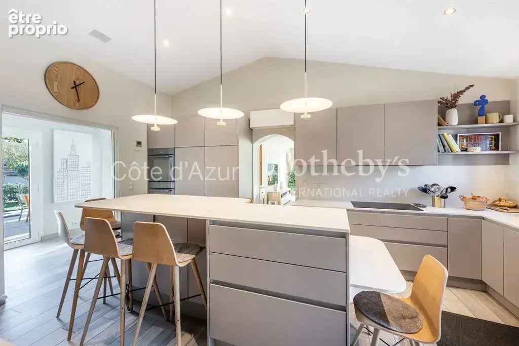 Peymeinade, villa avec vue dégagée sur Cabris, 7 suites, piscine et équipements loisirs - photo 17