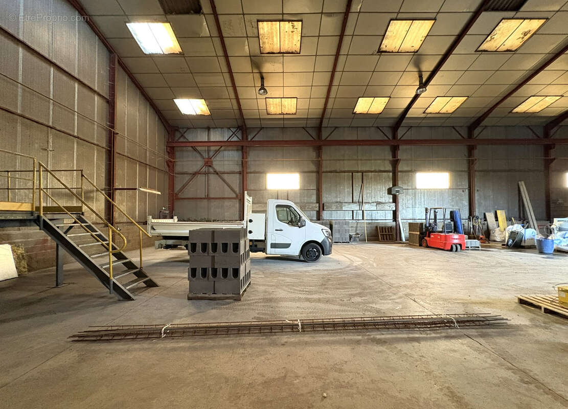 Commerce à SULIGNAT