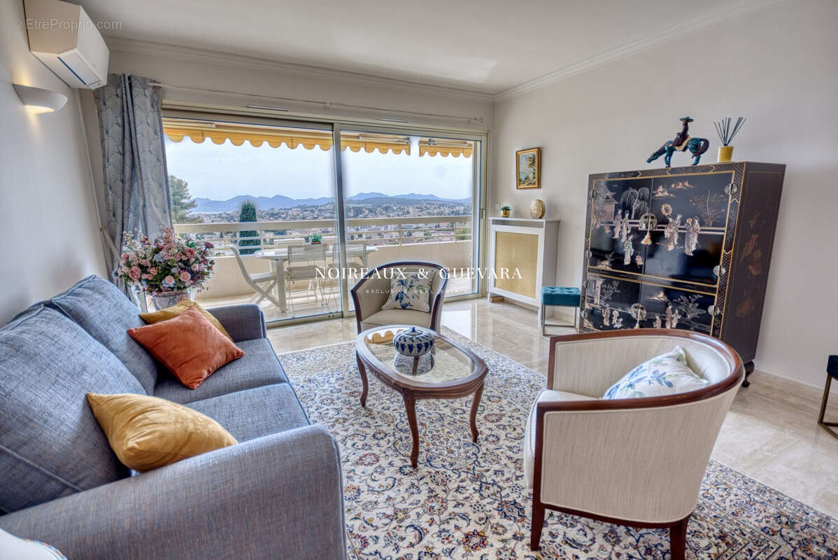 Appartement à LE CANNET