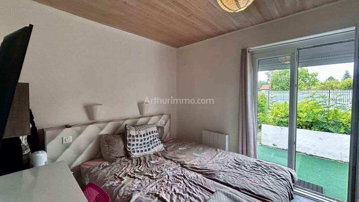 Maison à SAINT-VICTOR-DE-MORESTEL