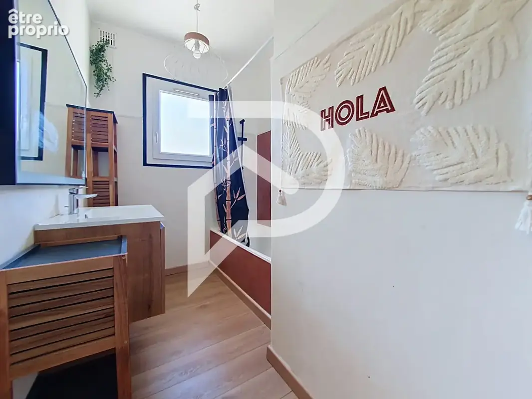 Appartement  T4 80m²  terrasse et parking - photo 13