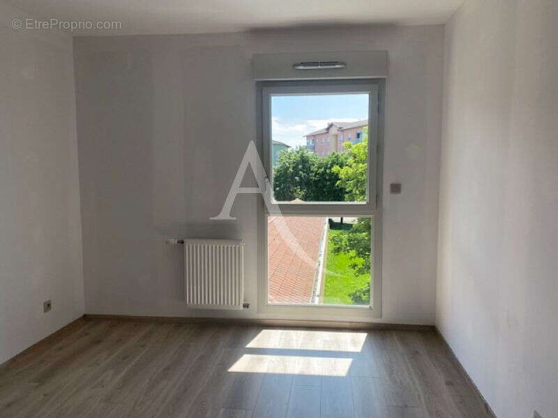 Appartement à PERONNAS