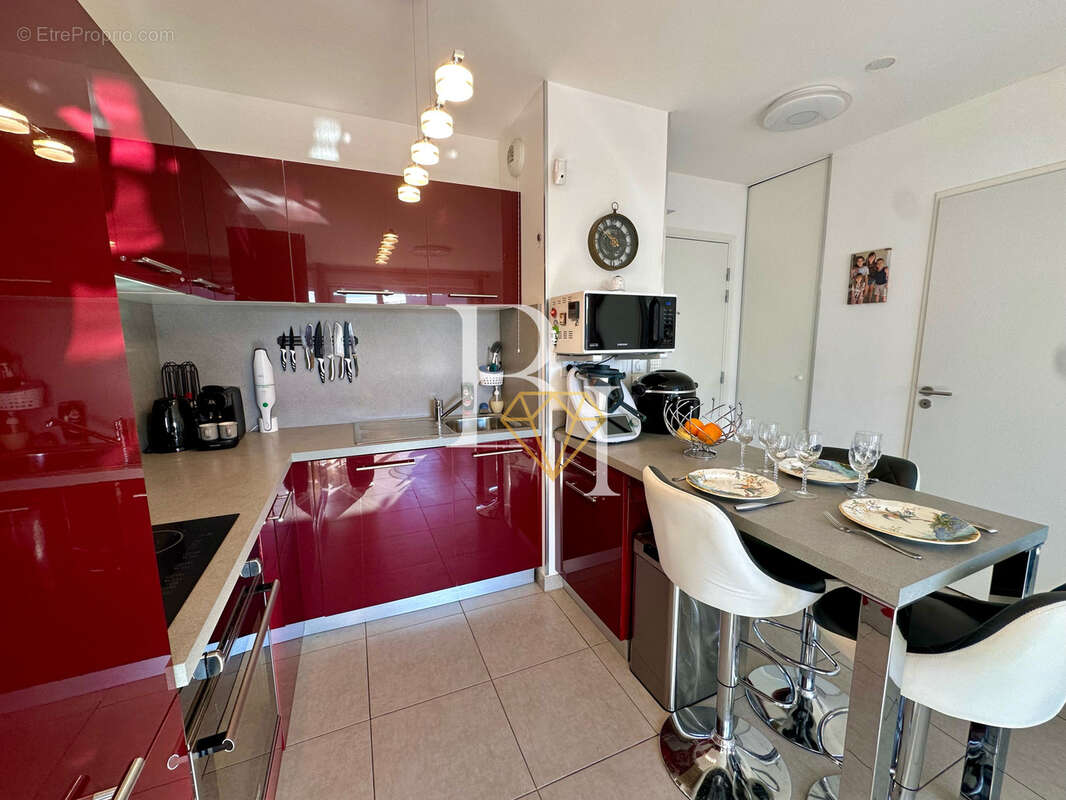 Appartement à CARROS