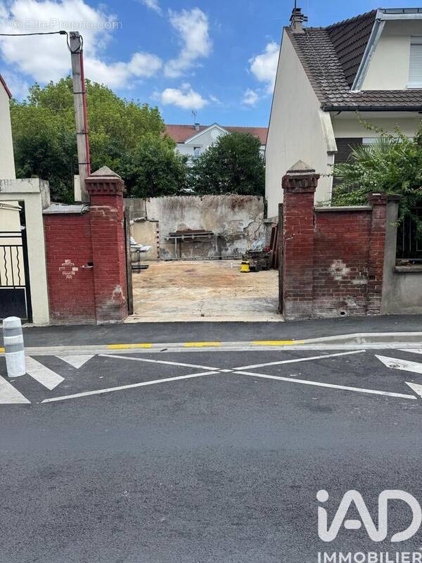 Photo 1 - Terrain à LIVRY-GARGAN