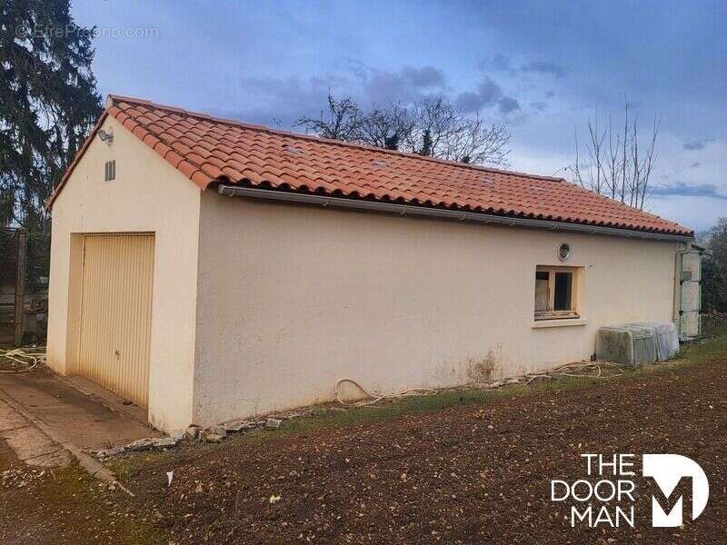 Maison à SAINT-GELAIS