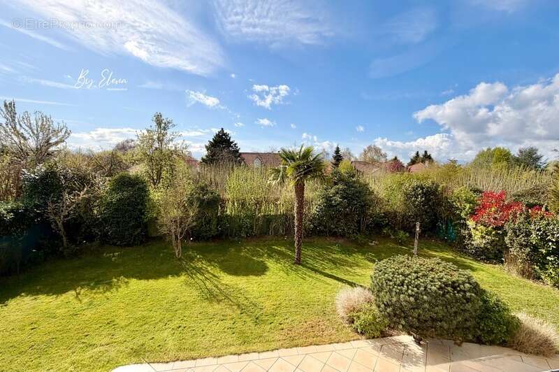 Maison à BUSSY-SAINT-GEORGES