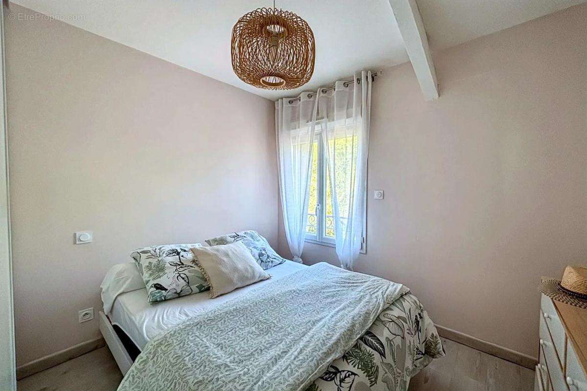 Maison 270 m² à Theziers  - photo 6