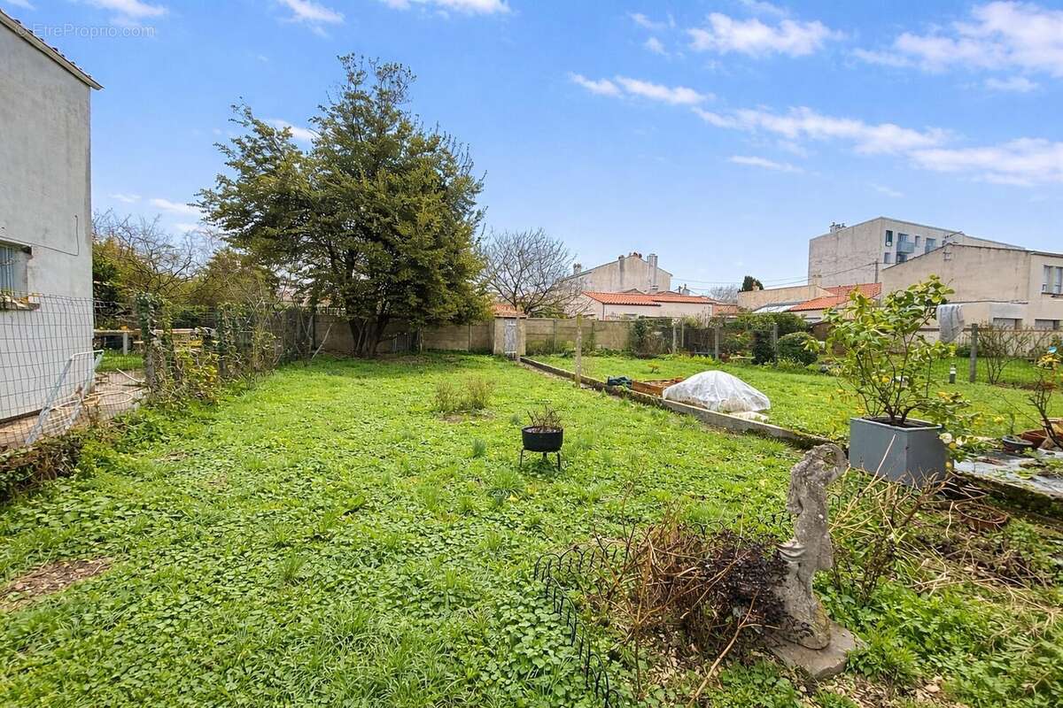 Terrain à LA ROCHELLE