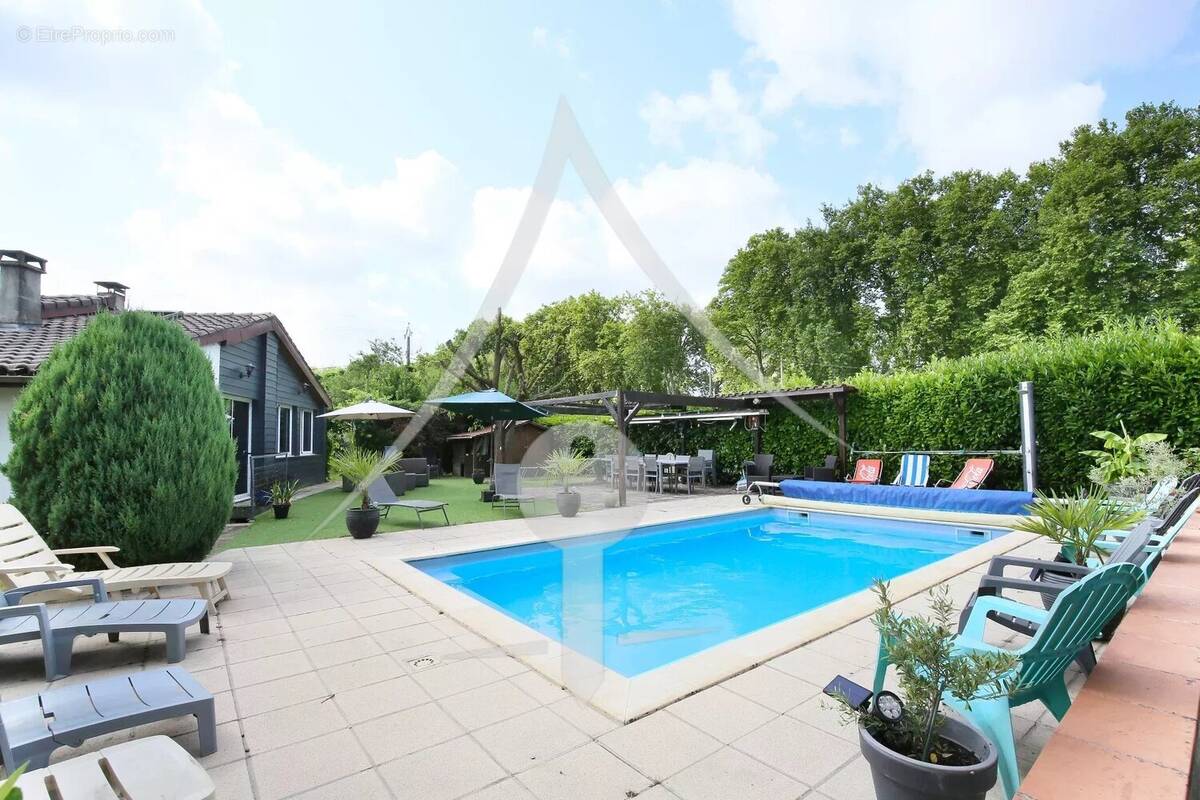 A vendre propriété de 7 pièces à POMPERTUZAT - photo 4