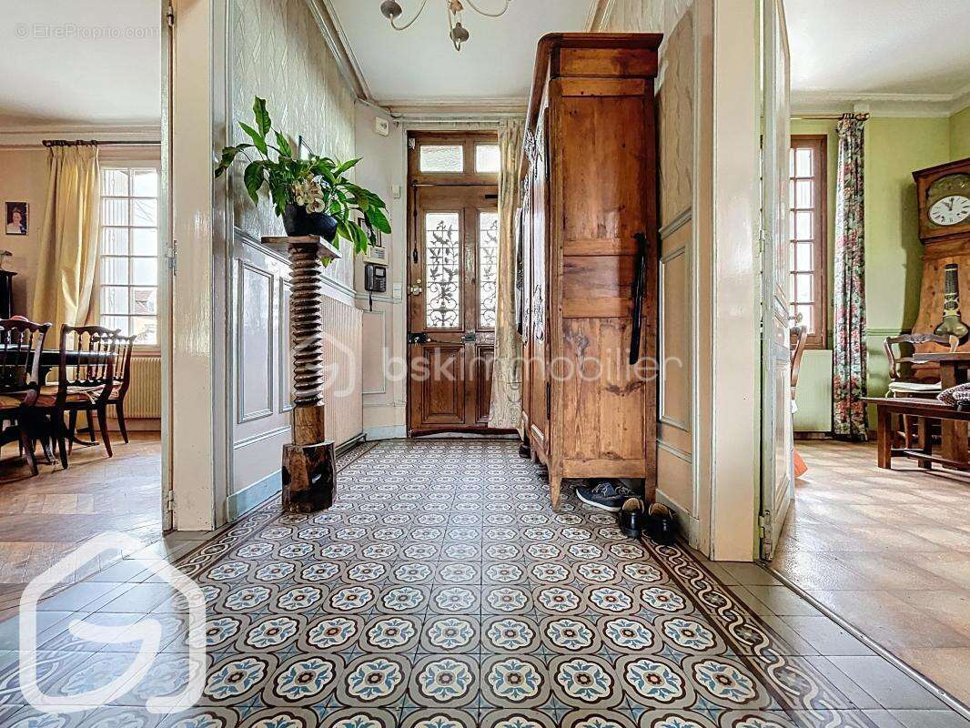 Maison à SAINT-ETIENNE-DU-ROUVRAY