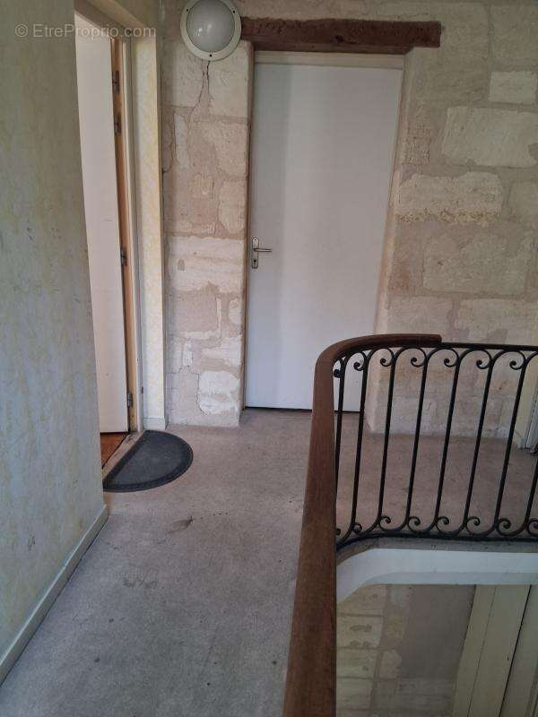Bordeaux, rue des Argentiers, appartement type 3 dans immeub - photo 3