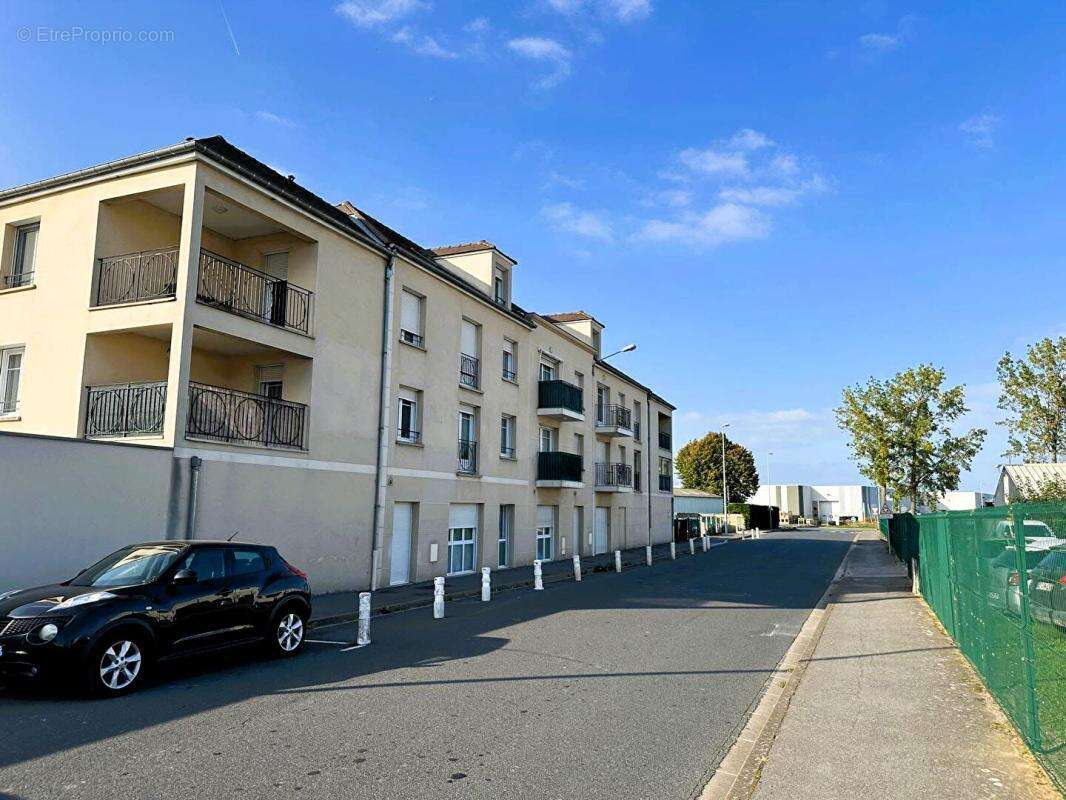Crepy-en-valois (60800) - f2 mansardé, tres bon état, dpe b, parking - photo 9