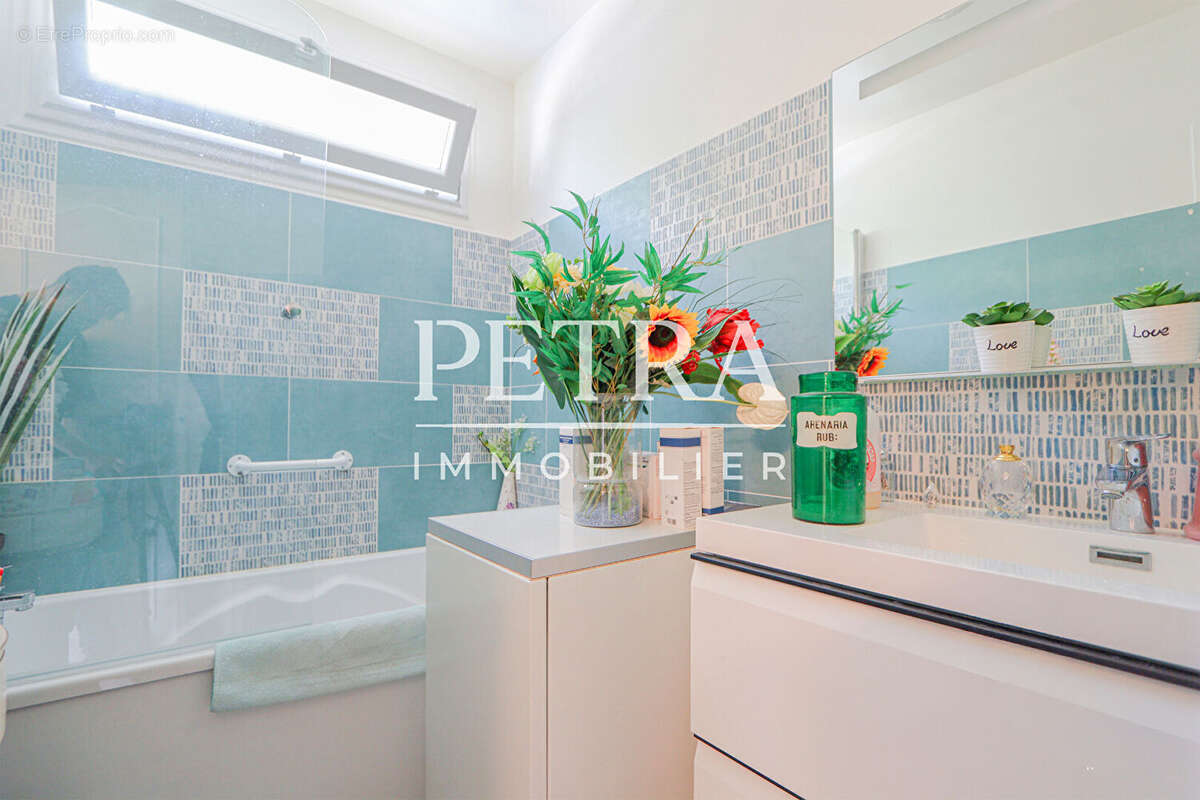 Appartement à L&#039;HAY-LES-ROSES