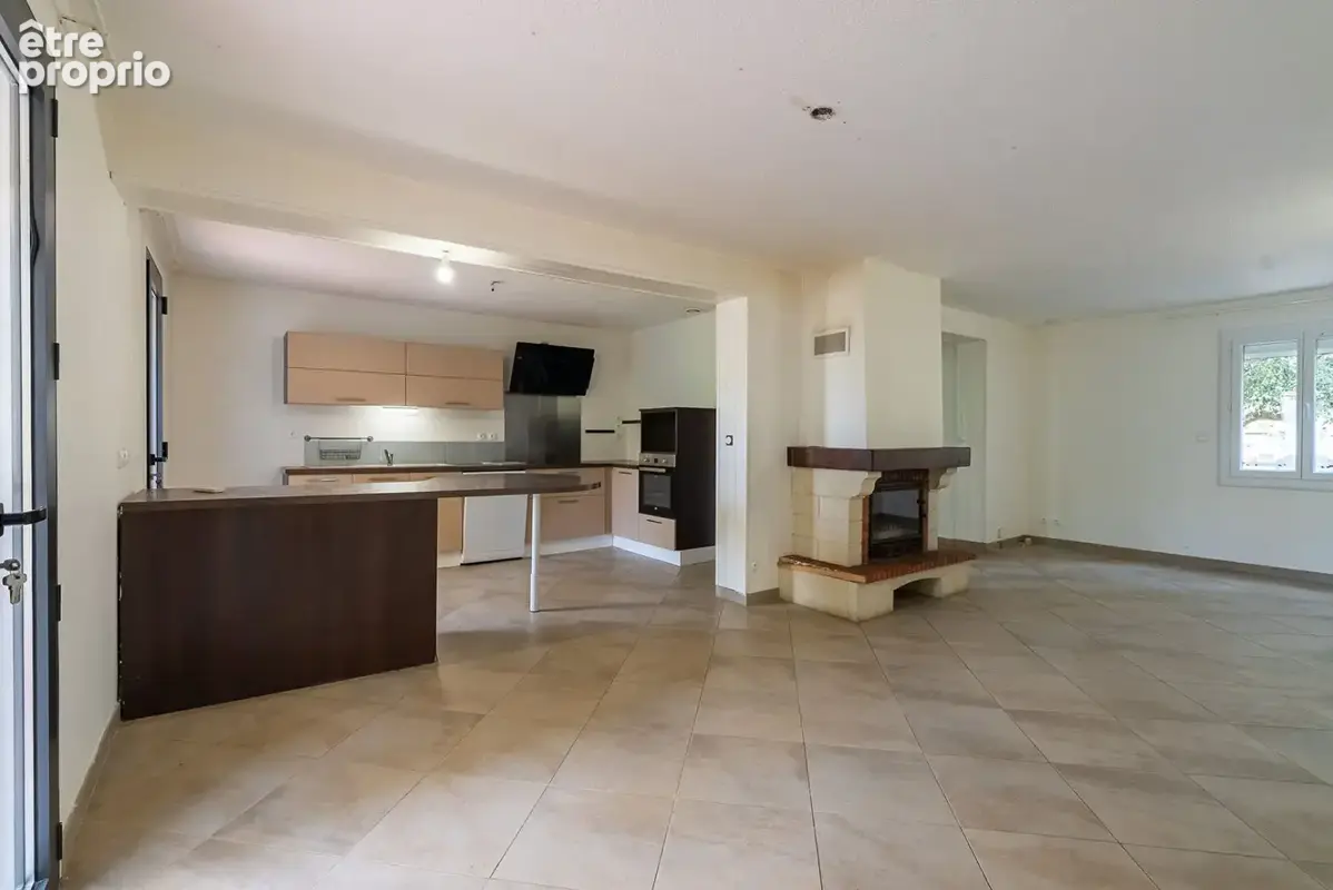 CARCASSONNE - PALAJA Villa T4 166m² (90m² hab.)  avec jardin, piscine, sous-sol, et garage - photo 6