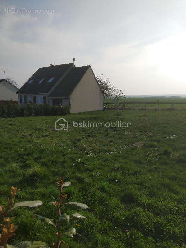 Terrain à BERCHERES-SAINT-GERMAIN