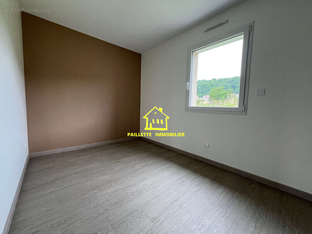 Maison à GRUCHET-LE-VALASSE