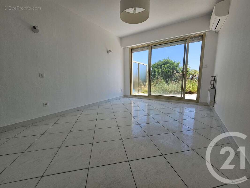 Appartement 80 m² à Saint-Laurent-Du-Var  - photo 15