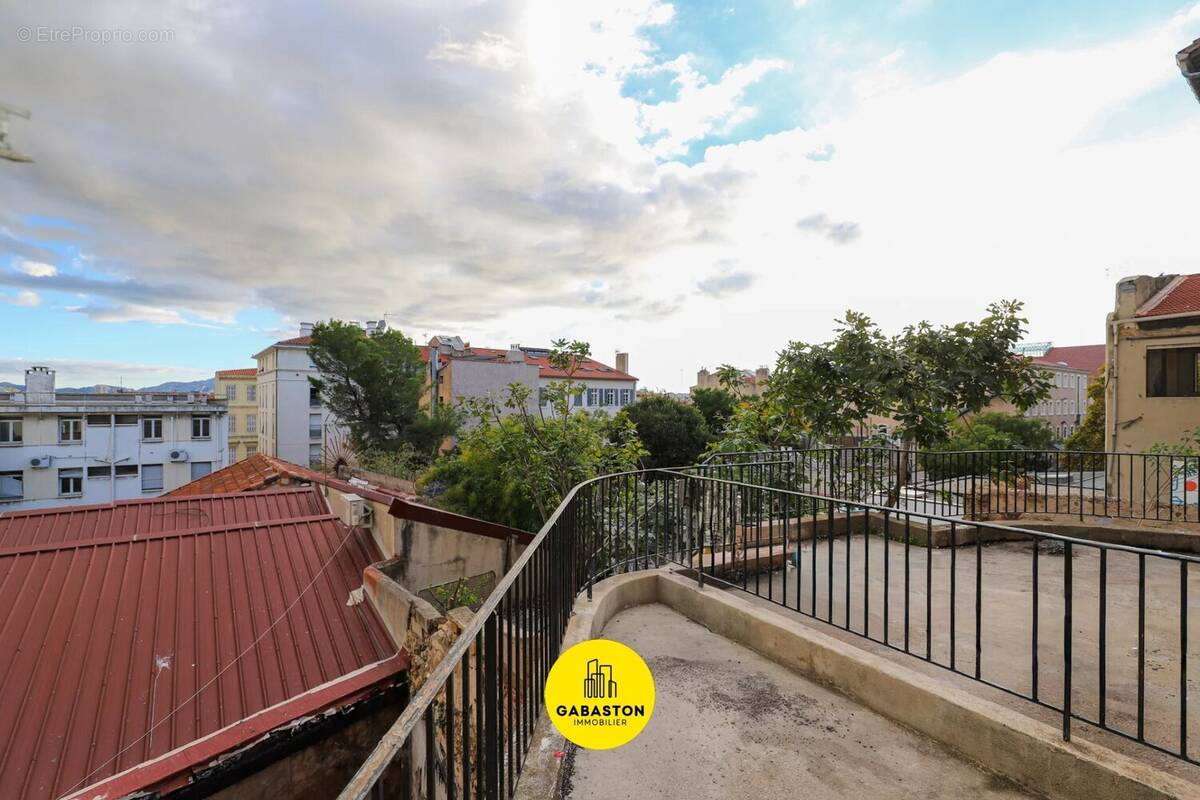 Appartement à MARSEILLE-1E