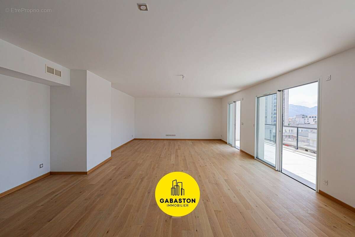 Appartement à MARSEILLE-8E