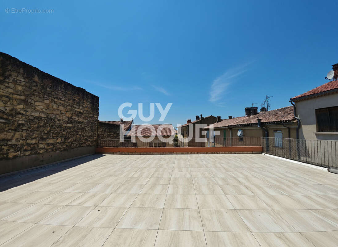 Magnifique T4 de 87m² avec terrasse de 80m² - Proximité Centre-ville - Résidence sécurisée avec ascenseur et garage ! - photo 15