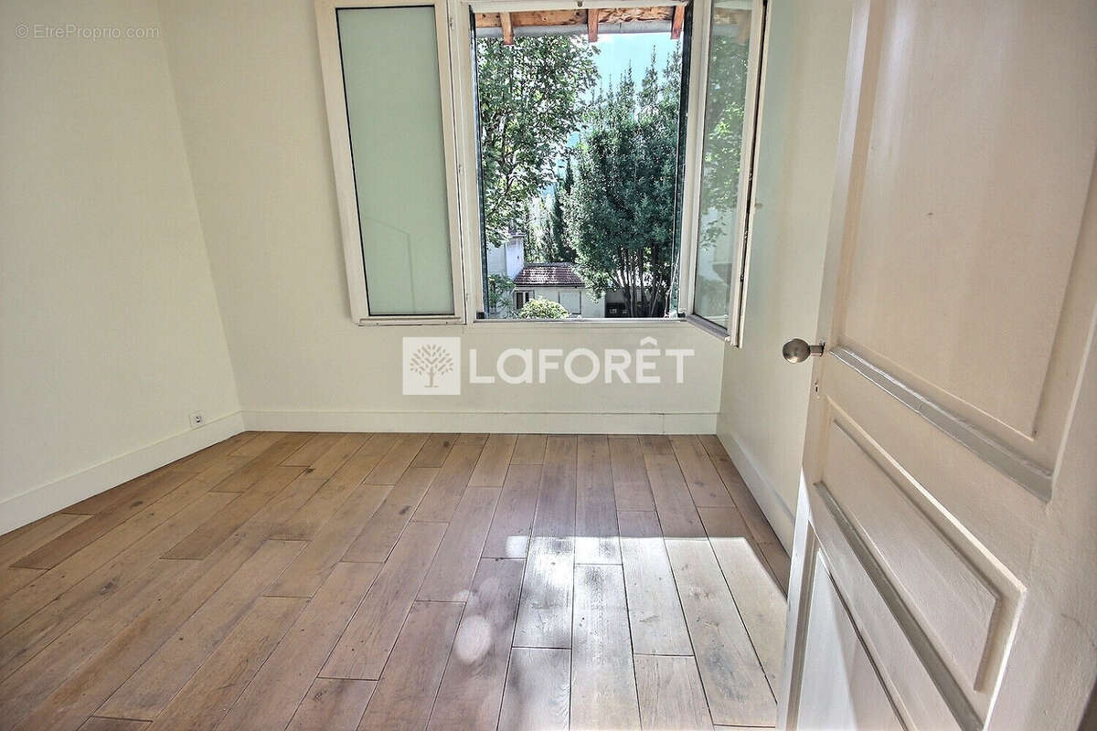 Maison à COURBEVOIE