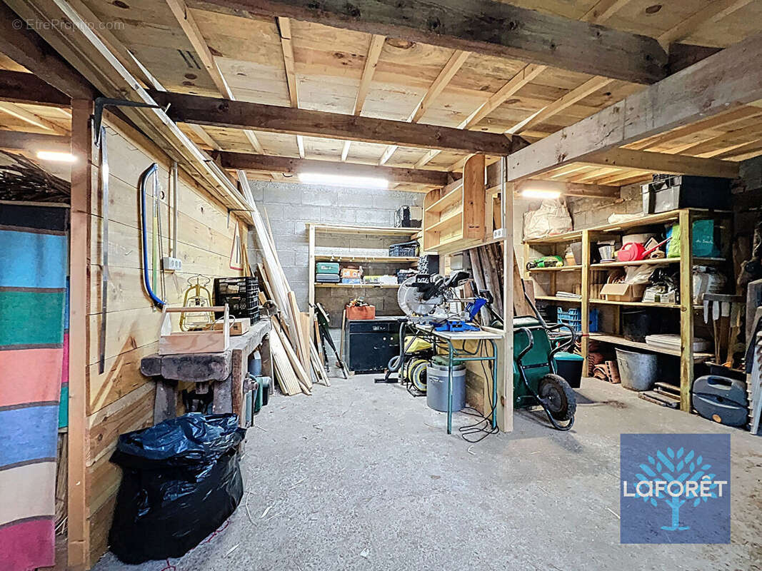 Maison à LA CHAIZE-LE-VICOMTE