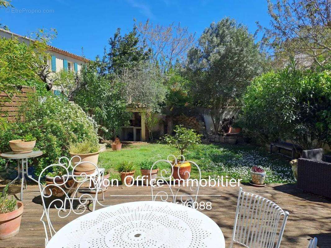 Maison à PELISSANNE