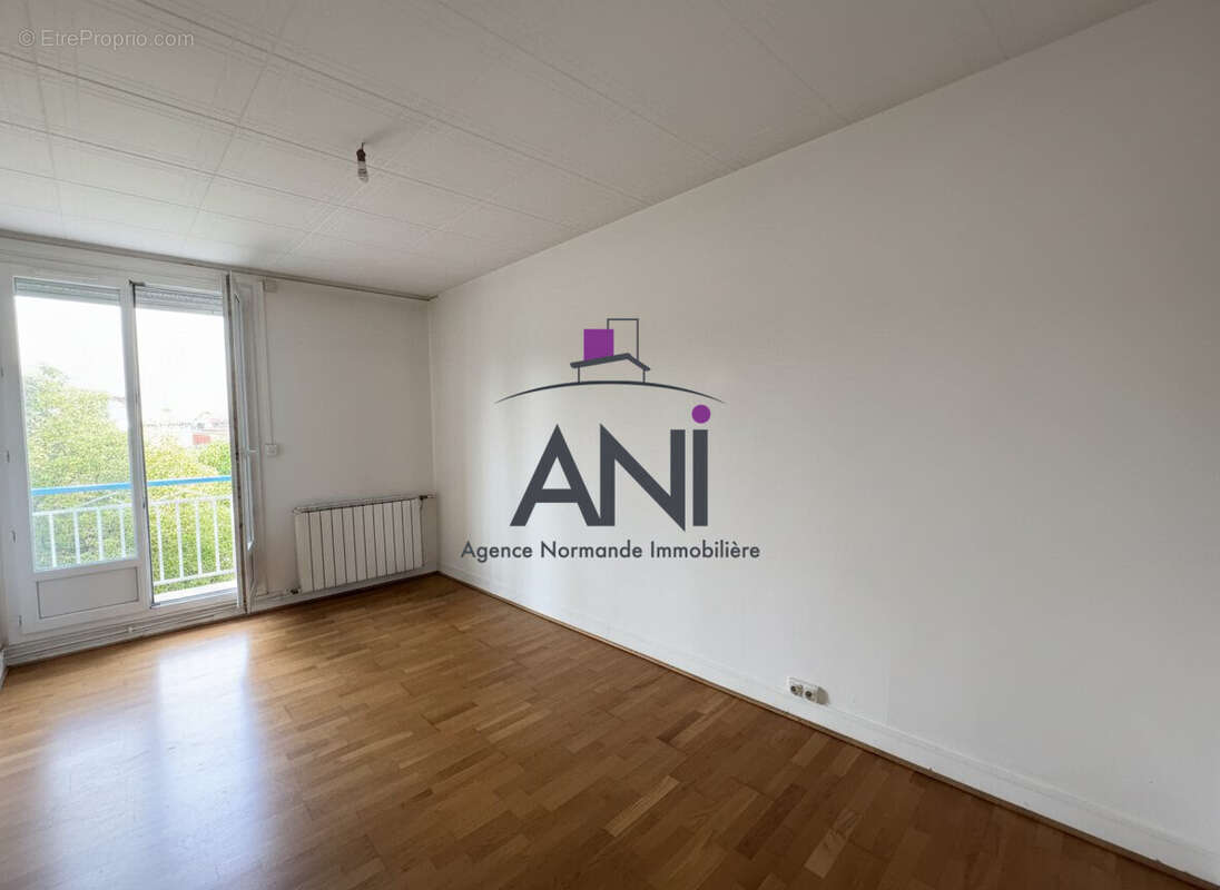 Appartement à SAINT-ETIENNE-DU-ROUVRAY